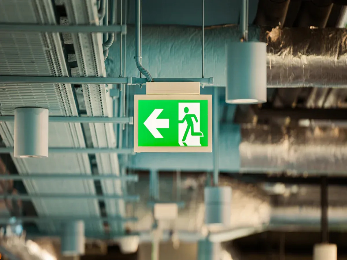 Role of Road Traffic Safety Signs in Emergency Evacuation