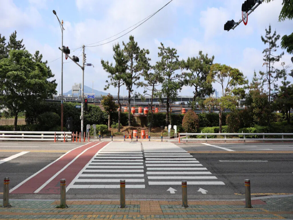 OPTSIGNS | Optimize Pedestrian Traffic Signs & Sign Frames for Maximum Crosswalk Visibility