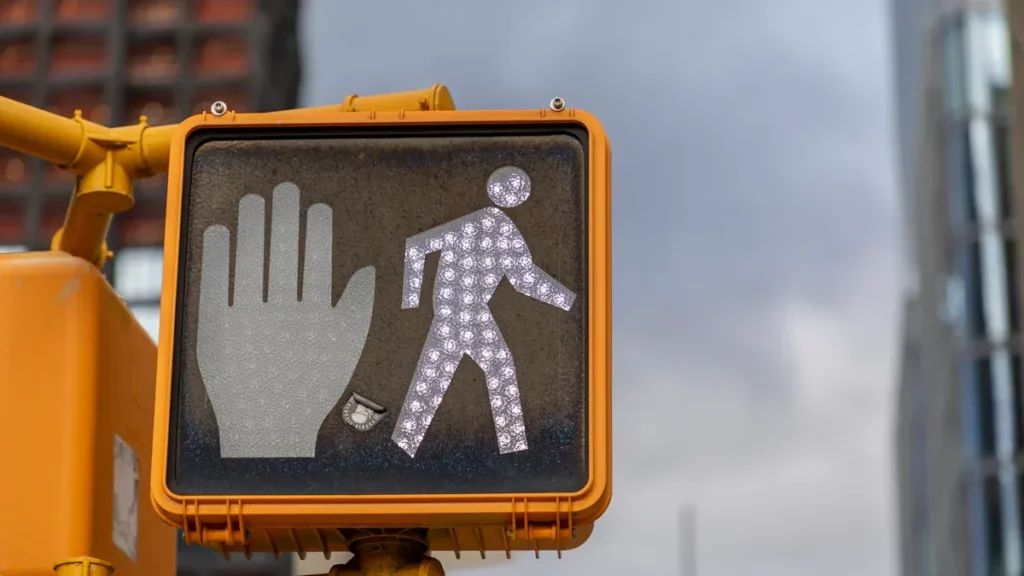 OPCIONES | Optimizar las señales de tráfico de peatones & Marcos de firma para la máxima visibilidad de los cruces de peatones OPTSIGNS | Optimize Pedestrian Traffic Signs & Sign Frames for Maximum Crosswalk Visibility