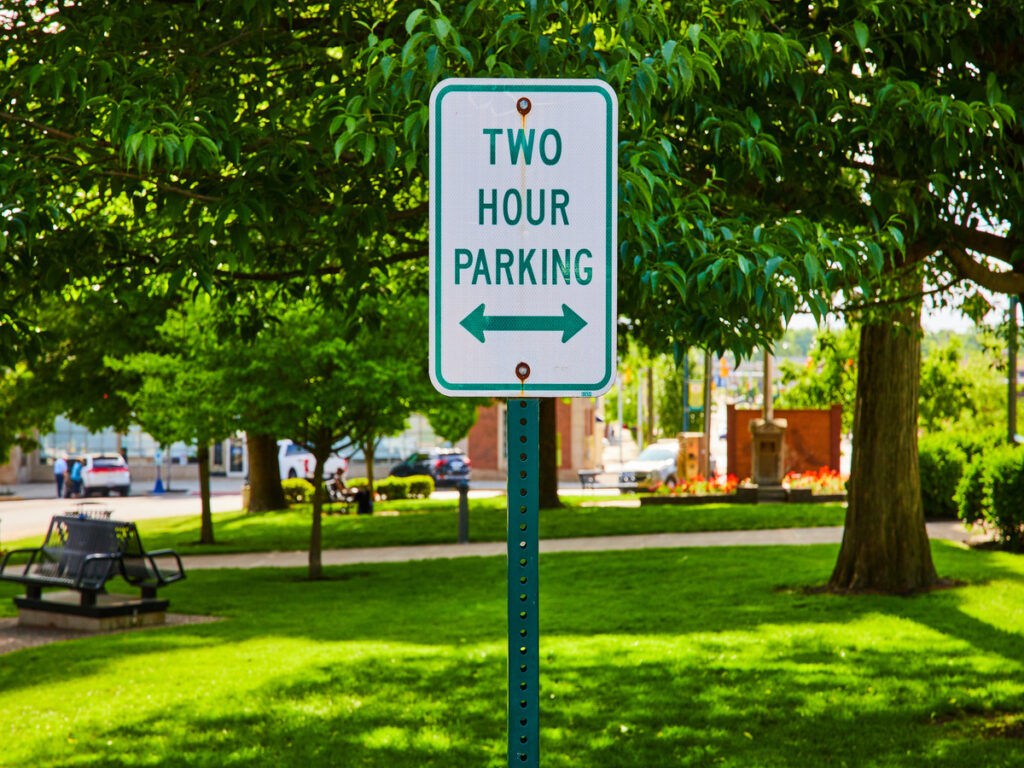 विकल्पसंकेत | Parking Lot Road Sign Frames: संघात प्रतिरोध & Maintenance Strategies OPTSIGNS | Parking Lot Road Sign Frames: Impact Resistance & Maintenance Strategies