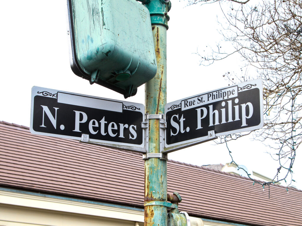 オプトサイン | Street Sign Bracket Regulations: What Installers Should Know OPTSIGNS | Street Sign Bracket Regulations: What Installers Should Know