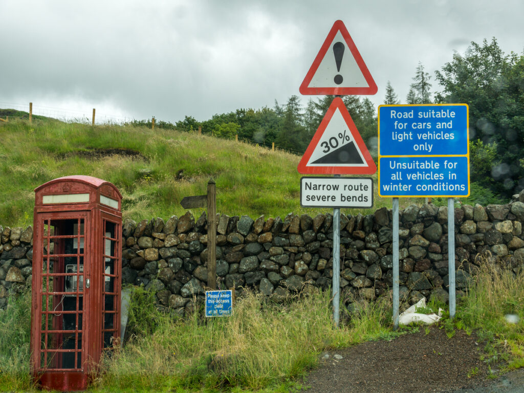 OPTSIGNS | UK Road Maintenance and Replacement Cycles: Choosing Durable Road Sign Brackets to Minimize Costs OPTSIGNS | UK Road Maintenance and Replacement Cycles: Choosing Durable Road Sign Brackets to Minimize Costs
