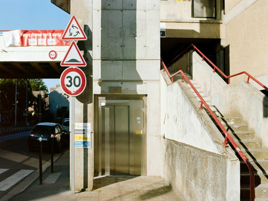 OPTSIGNS | What to Look for When Buying Steel Sign Frames Online