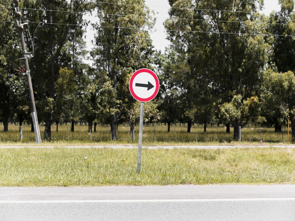OPTSIGNS | How Evolving Road Safety Regulations Are Shaping the Design of Traffic Sign Holders