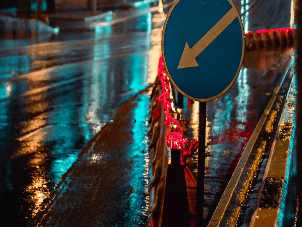 SIGNES OPTIQUES | The Science Behind Retroreflectivity and Its Role in Highway Sign Visibility OPTSIGNS | The Science Behind Retroreflectivity and Its Role in Highway Sign Visibility