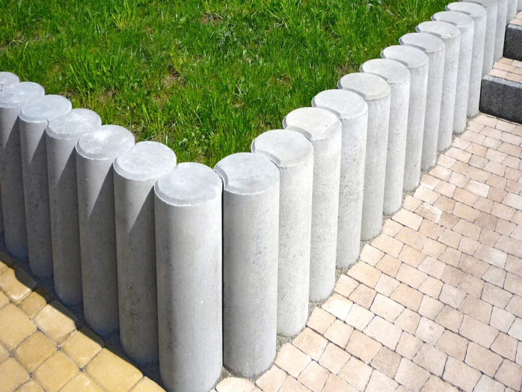 OPTSIGNS | What’s the Ideal Bollard Material for Middle East Conditions? Heat, Sand, and UV Considered