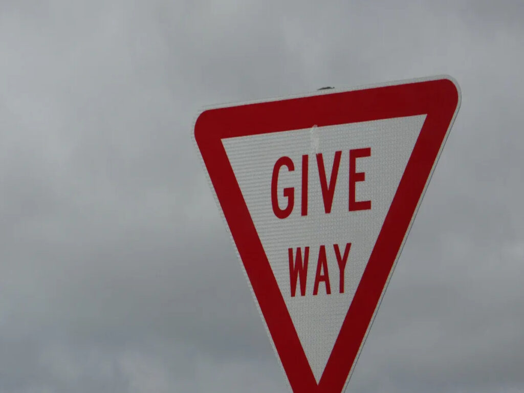 SEGNI OTTICI | Give Way vs. Yield: Understanding the Differences in Road Sign Language Between Australia and the UK OPTSIGNS | Give Way vs. Yield: Understanding the Differences in Road Sign Language Between Australia and the UK