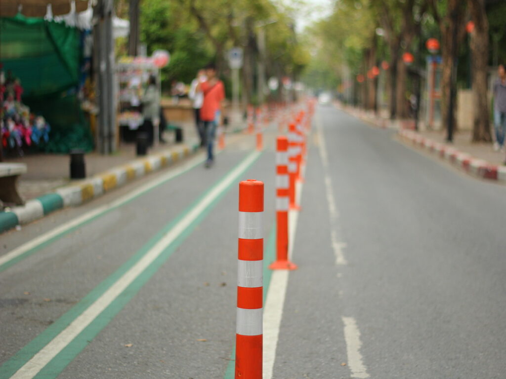 オプトサイン | Surface-Mounted Bollard Installation: Anchoring, Bolt Selection & Substrate Preparation OPTSIGNS | Surface-Mounted Bollard Installation: Anchoring, Bolt Selection & Substrate Preparation