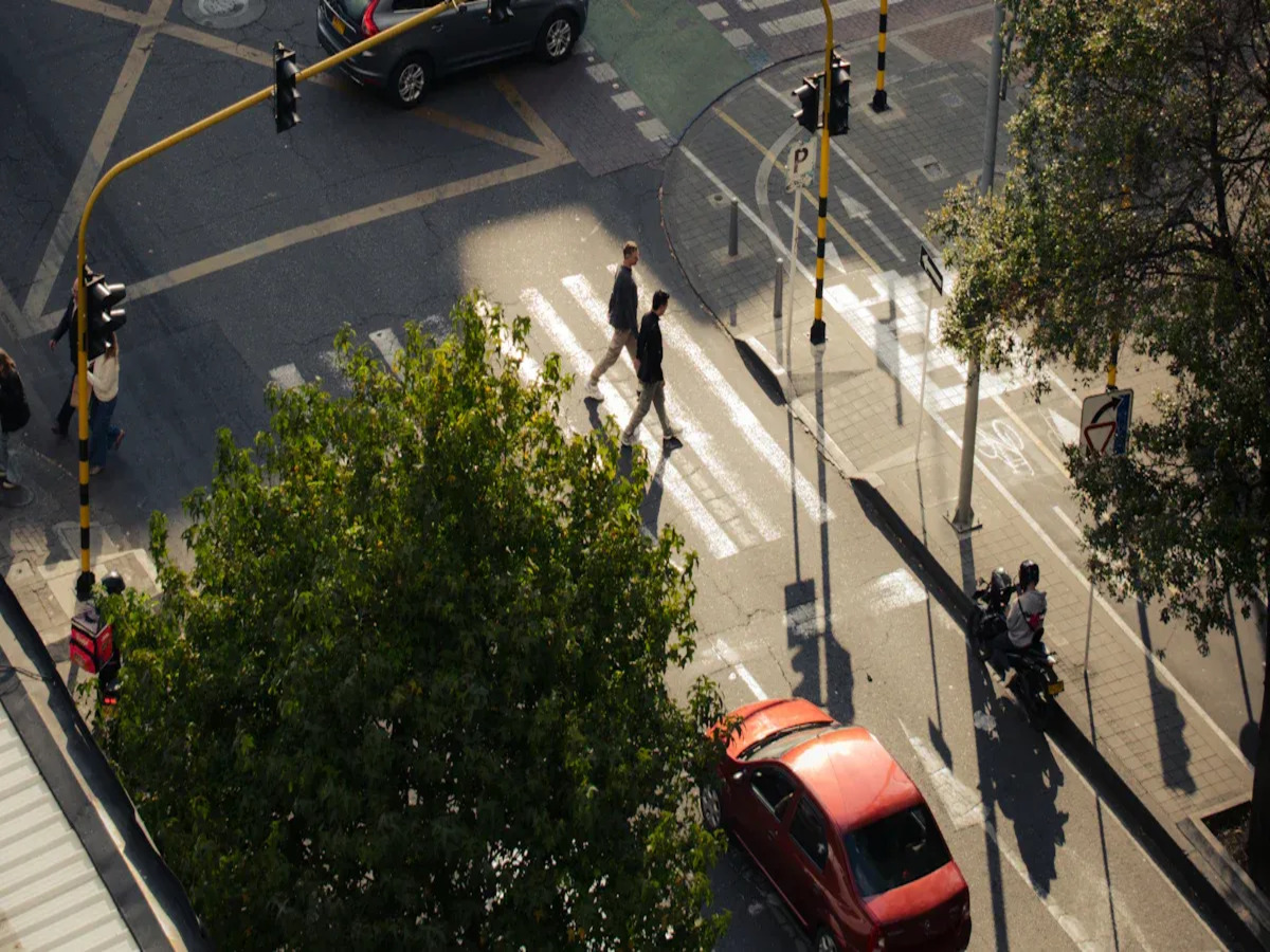 OPTSIGNS | Integrating Smart Traffic Prisms with Traditional Infrastructure: Enhancing Traffic Management Efficiency and Safety