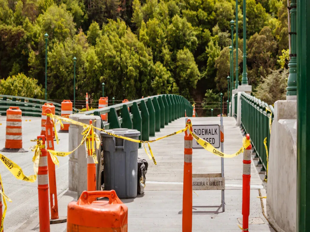 OPTSIGNS | Aluminum Bollards: Lightweight Alternative for Temporary Setups OPTSIGNS | Aluminum Bollards: Lightweight Alternative for Temporary Setups