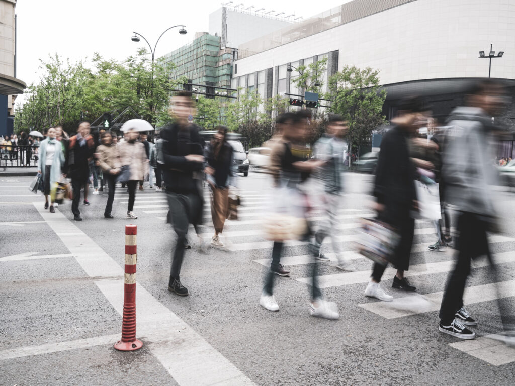 SIGNES OPTIQUES | Traffic Control Posts: Use Cases for Parking Lots, Chantiers de construction, Storefronts, Événements & Sécurité des piétons OPTSIGNS | Traffic Control Posts: Use Cases for Parking Lots, Construction Sites, Storefronts, Events & Pedestrian Safety