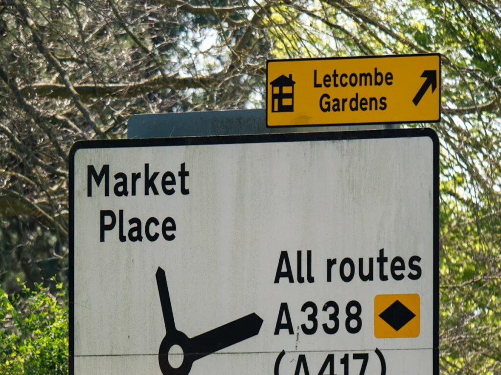 OPTSIGNS | How British Influence Shapes Road Safety Signage Language OPTSIGNS | How British Influence Shapes Road Safety Signage Language