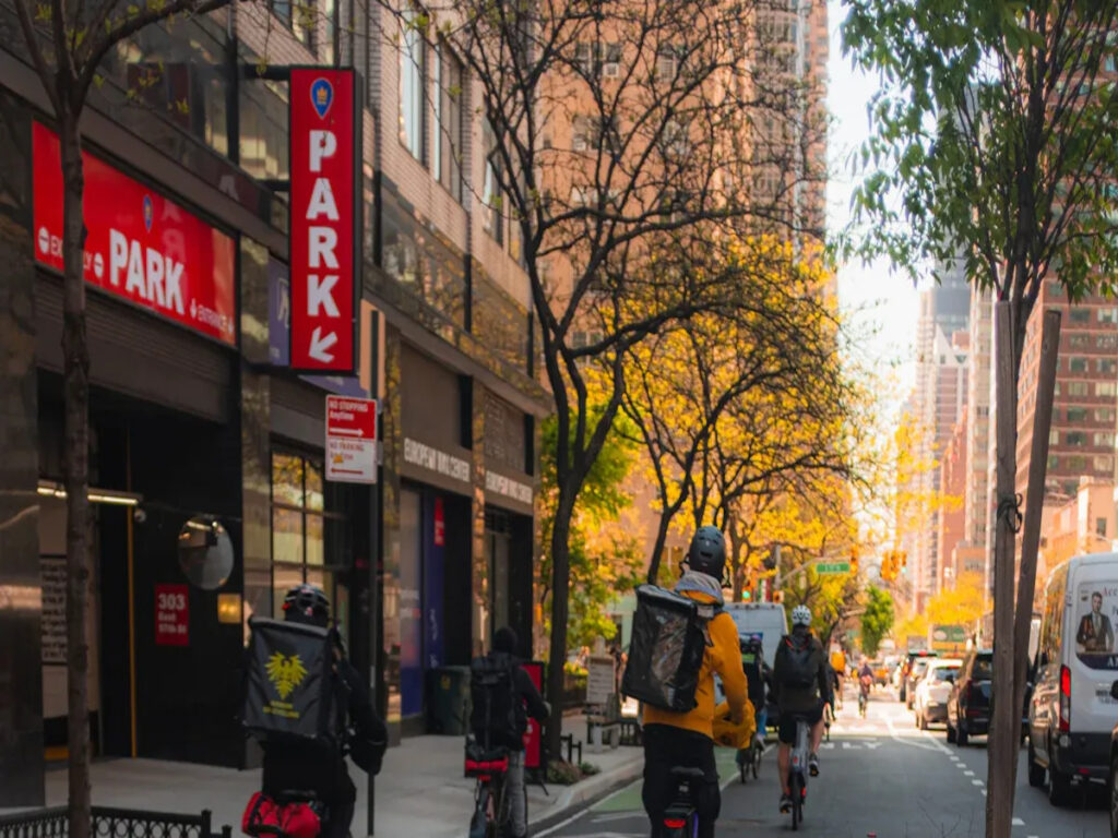 OPTSIGNS | Using Road Bollards to Enhance Safety for Cyclists and Pedestrians on Hilly Streets in Seoul