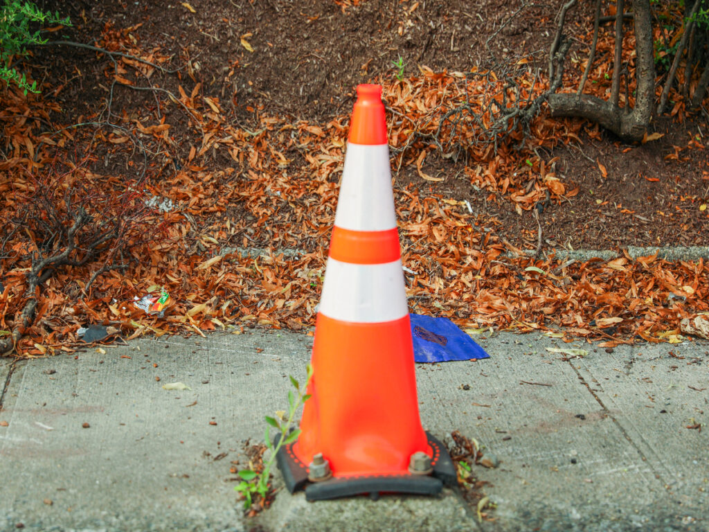 ОПТСАЙНЫ | Why Traffic Cones Still Matter in an Era of Deregulated Road Safety OPTSIGNS | Why Traffic Cones Still Matter in an Era of Deregulated Road Safety