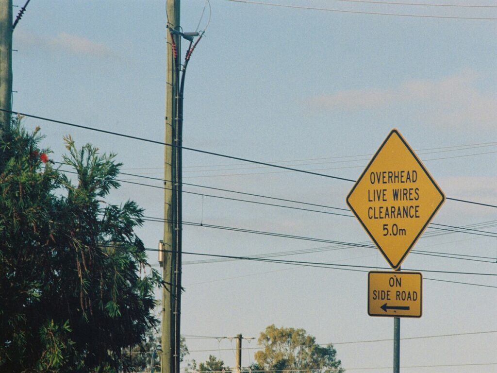 OPTSIGNS | The Impact of Reflective Sheeting Class Differences on International Projects: A Global Traffic Sign Procurement Guide