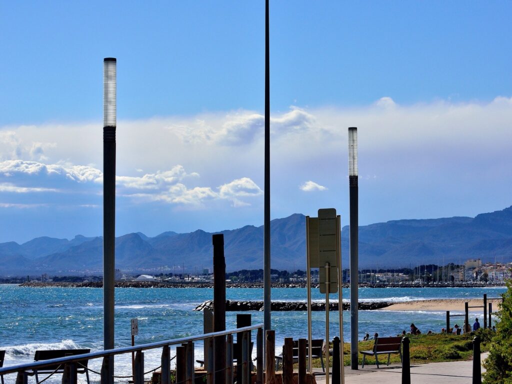 OPTSIGNS | Steel Bollards for Sale in 2025 for Coastal Versus Inland Needs