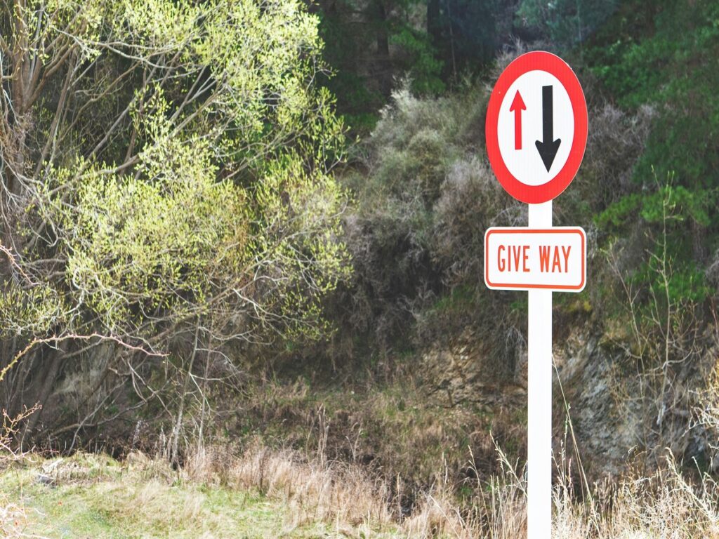 옵션 | Laminate vs. Anti-Graffiti Coatings for Traffic Sign Maintenance and Protection OPTSIGNS | Laminate vs. Anti-Graffiti Coatings for Traffic Sign Maintenance and Protection