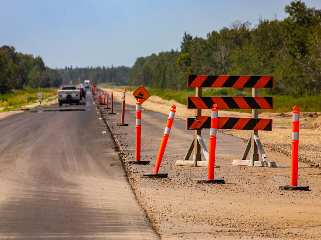 SIGNES OPTIQUES | Construction Site Bollards: Protecting Workers, Équipement, and Site Safety OPTSIGNS | Construction Site Bollards: Protecting Workers, Equipment, and Site Safety