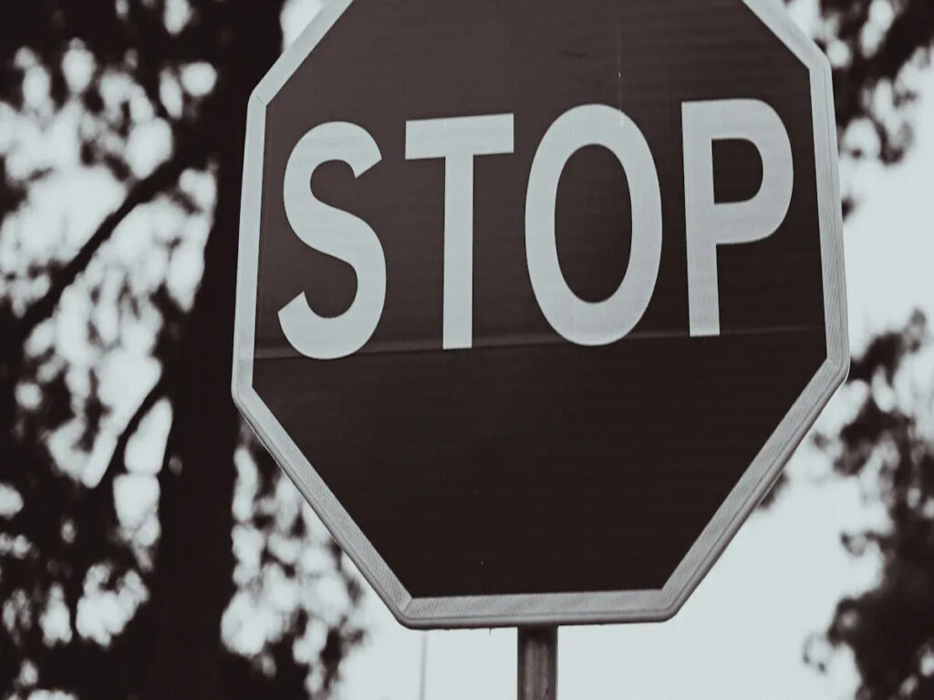 オプトサイン | Traffic STOP Sign Abuse: The Hidden Cost of Overusing a Powerful Sign OPTSIGNS | Traffic STOP Sign Abuse: The Hidden Cost of Overusing a Powerful Sign