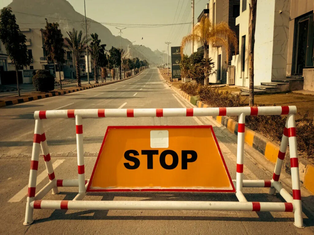 OPTSIGNS | Properly Setting Up and Maintaining Water-Filled Barriers for Maximum Efficiency