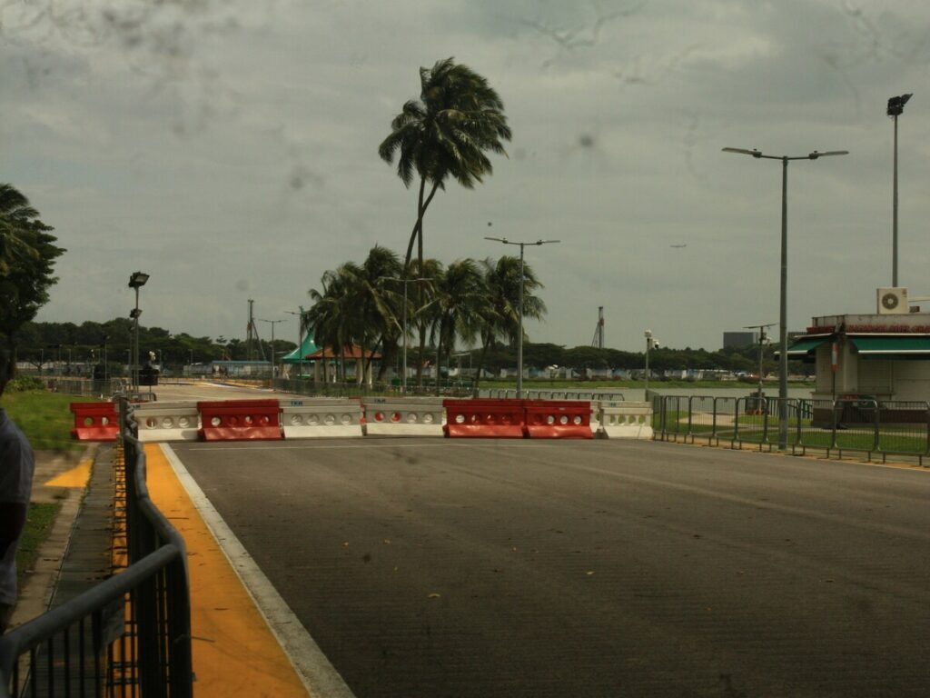 OPTSIGNS | What OSHA Regulations Say About Traffic Barricades in 2025