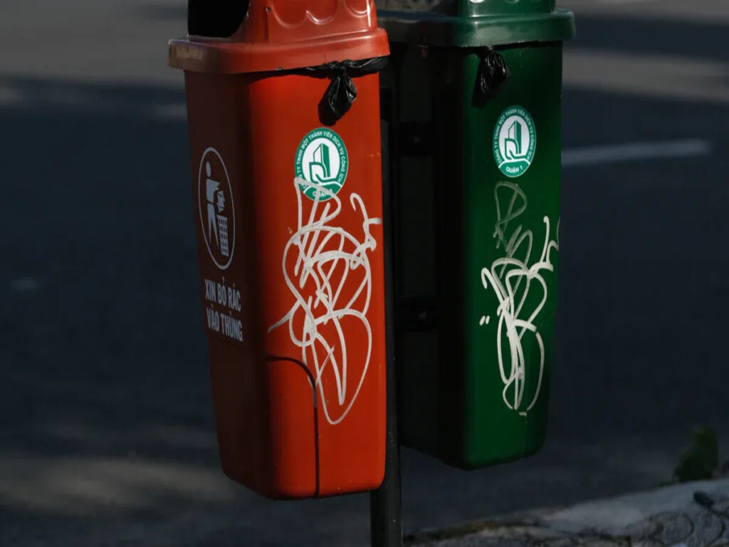 SEGNI OTTICI | Environmental and Sustainability Considerations for Traffic Signs in the UK OPTSIGNS | Environmental and Sustainability Considerations for Traffic Signs in the UK
