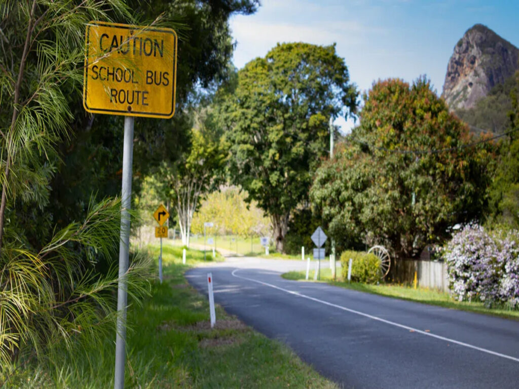 OPCIONES | Exploring the Most Common Animal Crossing Signs on Australian Rural Roads OPTSIGNS | Exploring the Most Common Animal Crossing Signs on Australian Rural Roads