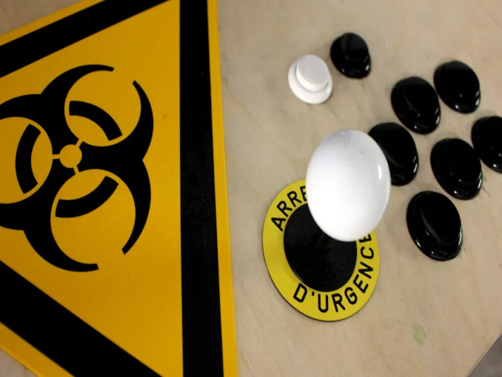 OPCIONES | Comprender los símbolos de peligro de GHS y su impacto en el lugar de trabajo OPTSIGNS | Understanding GHS Hazard Symbols and Their Workplace Impact