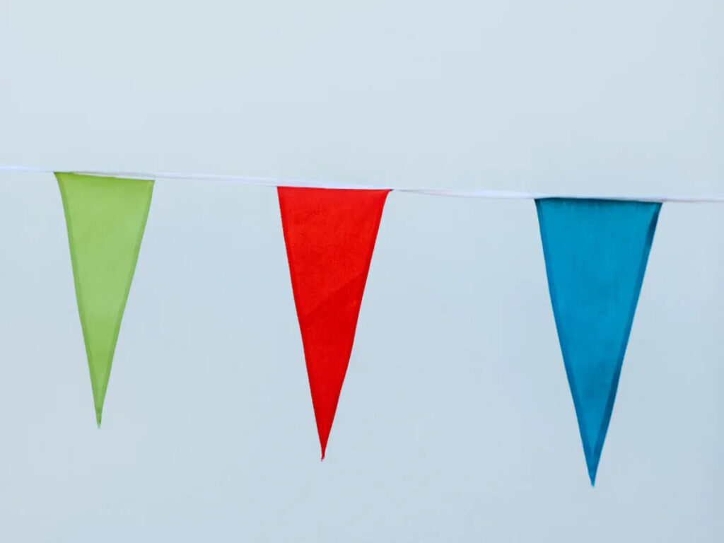 옵션 | 안전 빵 깃발: 사용에 대한 완전한 안내서, 이익, 모범 사례 OPTSIGNS | Safety Bunting Flags: The Complete Guide to Usage, Benefits, and Best Practices
