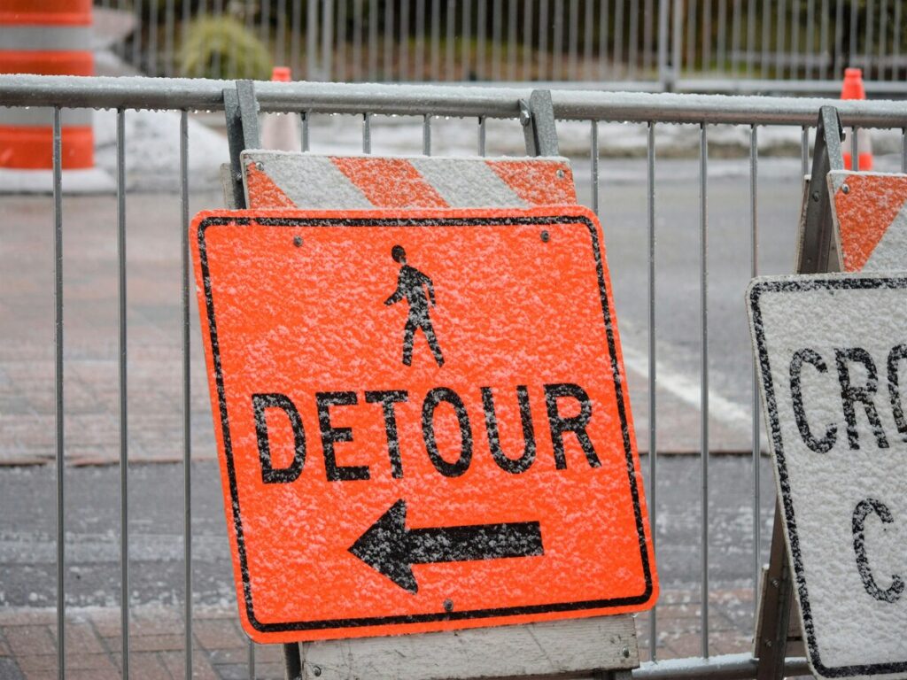 ОПТСАЙНЫ | A Guide to Effective Detour Sign Management on Construction Sites OPTSIGNS | A Guide to Effective Detour Sign Management on Construction Sites