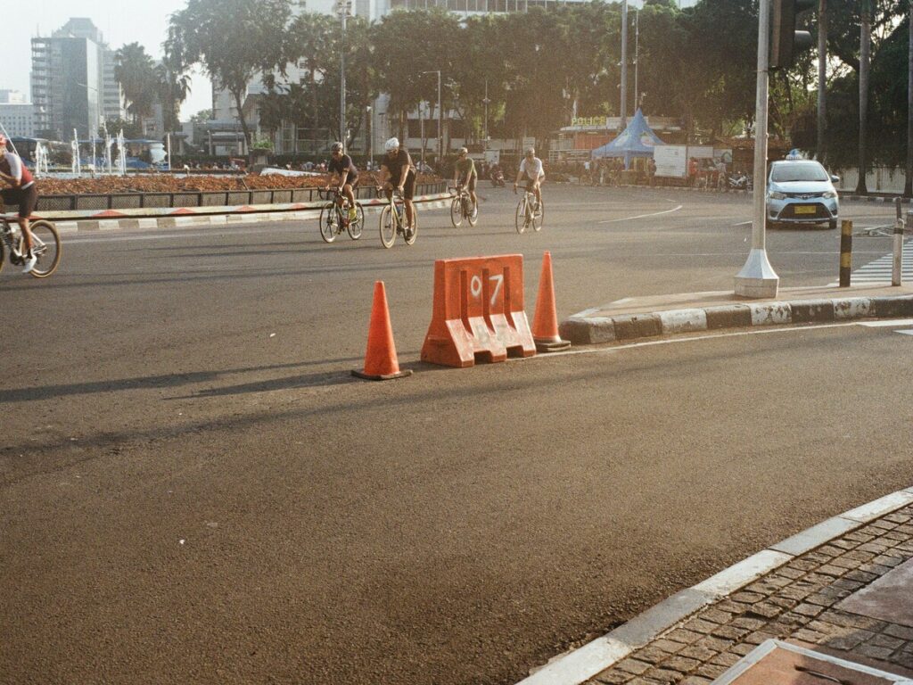 SIGNES OPTIQUES | Barrier vs. Barricade: Understanding the Key Differences for Road Safety and Construction Projects OPTSIGNS | Barrier vs. Barricade: Understanding the Key Differences for Road Safety and Construction Projects