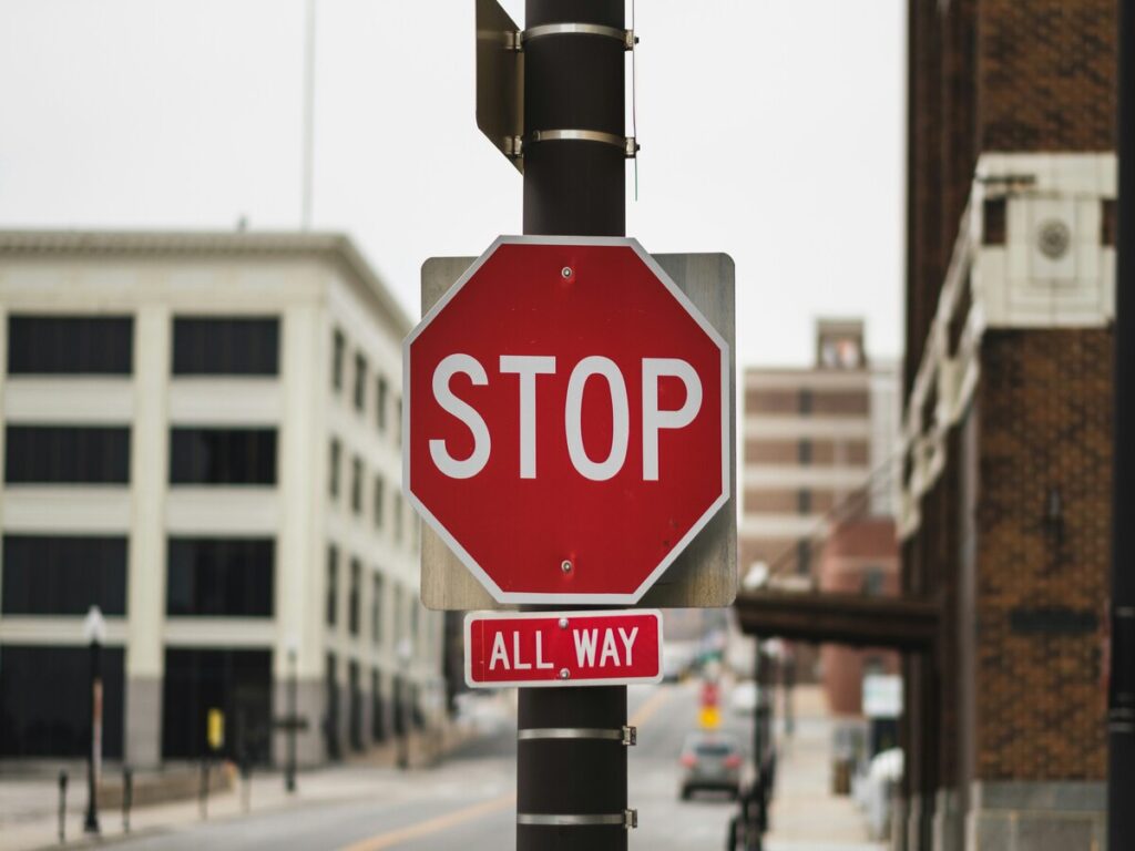 OPTSIGNS | Cost vs Durability of Aluminum Signs: Choosing Alternatives for Private Projects or Events