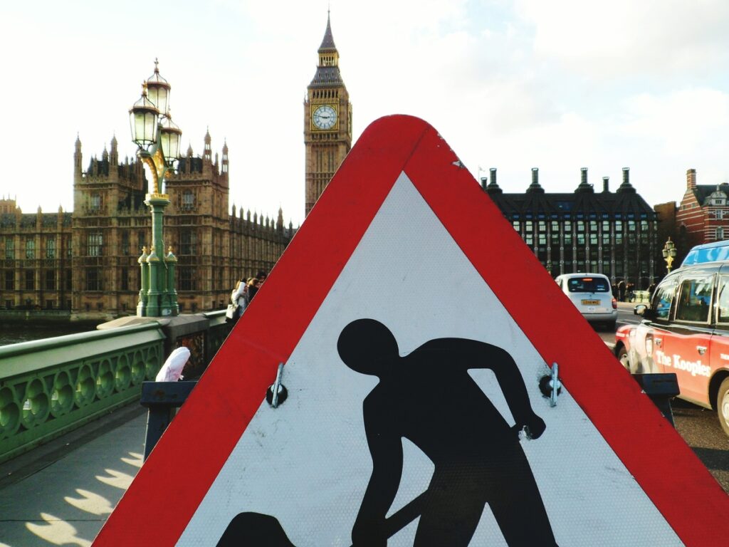 OPTSIGNS | UK Warning Sign Size Guide: Triangles and Temporary Signs Explained OPTSIGNS | UK Warning Sign Size Guide: Triangles and Temporary Signs Explained