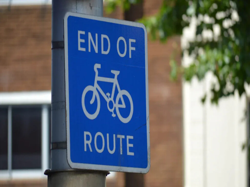 옵션 | 영국의 직사각형 도로 표시는 무엇이며 왜 중요한가? OPTSIGNS | What Is a Rectangular Road Sign in the UK and Why Does It Matter