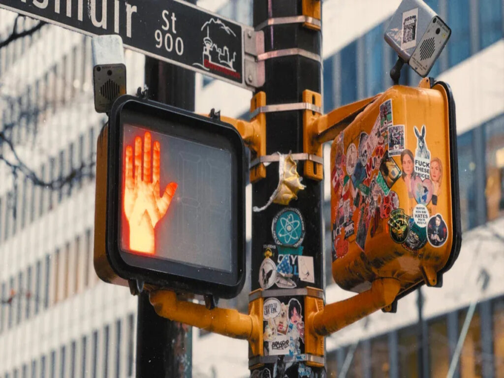 OPTSIGNS | The Role of Aluminum Traffic Signs in Smart City Infrastructure and Their Impact on Traffic Management and Data Integration