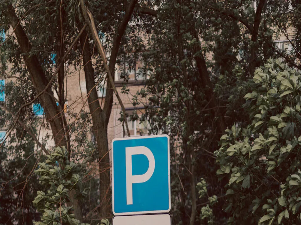 OPTSIGNS | Why Aluminum Parking Signs Are the Ideal Solution for Outdoor Parking Lots