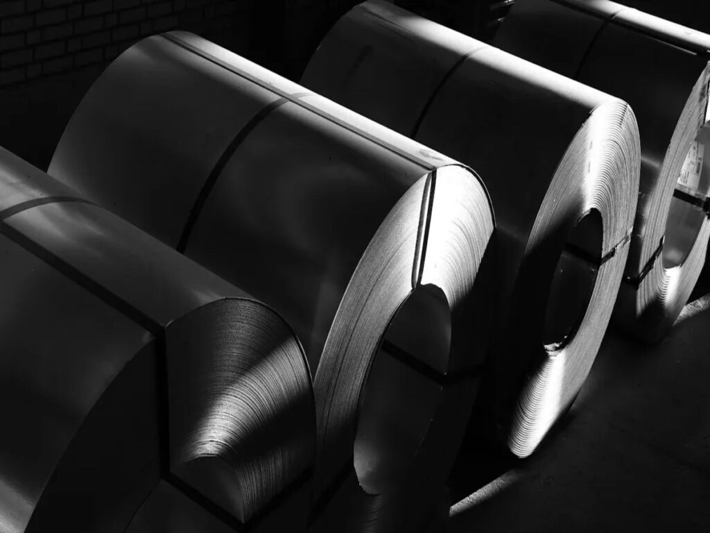 اوبتسيغنز | فهم وزن أوراق الألمنيوم: دليل شامل لافتات المرور ومشاريع الطرق OPTSIGNS | Understanding the Weight of Aluminum Sheets: A Comprehensive Guide for Traffic Signage and Roadwork Projects