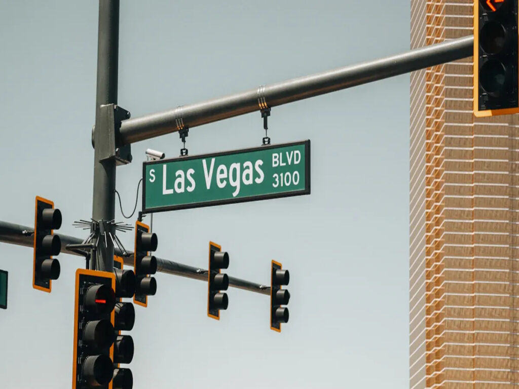 OPTSIGNS | The Role of Aluminum Traffic Signs in Smart City Infrastructure and Their Impact on Traffic Management and Data Integration