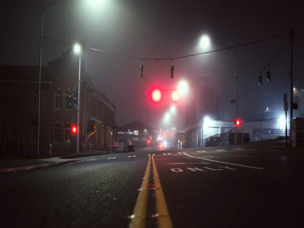SEGNI OTTICI | Luci di avvertimento a LED rispetto all'illuminazione tradizionale per la sicurezza stradale OPTSIGNS | LED Warning Lights versus Traditional Lighting for Road Safety