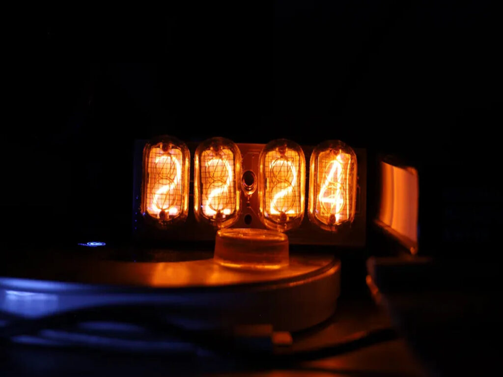 OPTSIGNS | Steady Amber vs. Flashing Amber: Understanding the Difference for LED Beacon Lights
