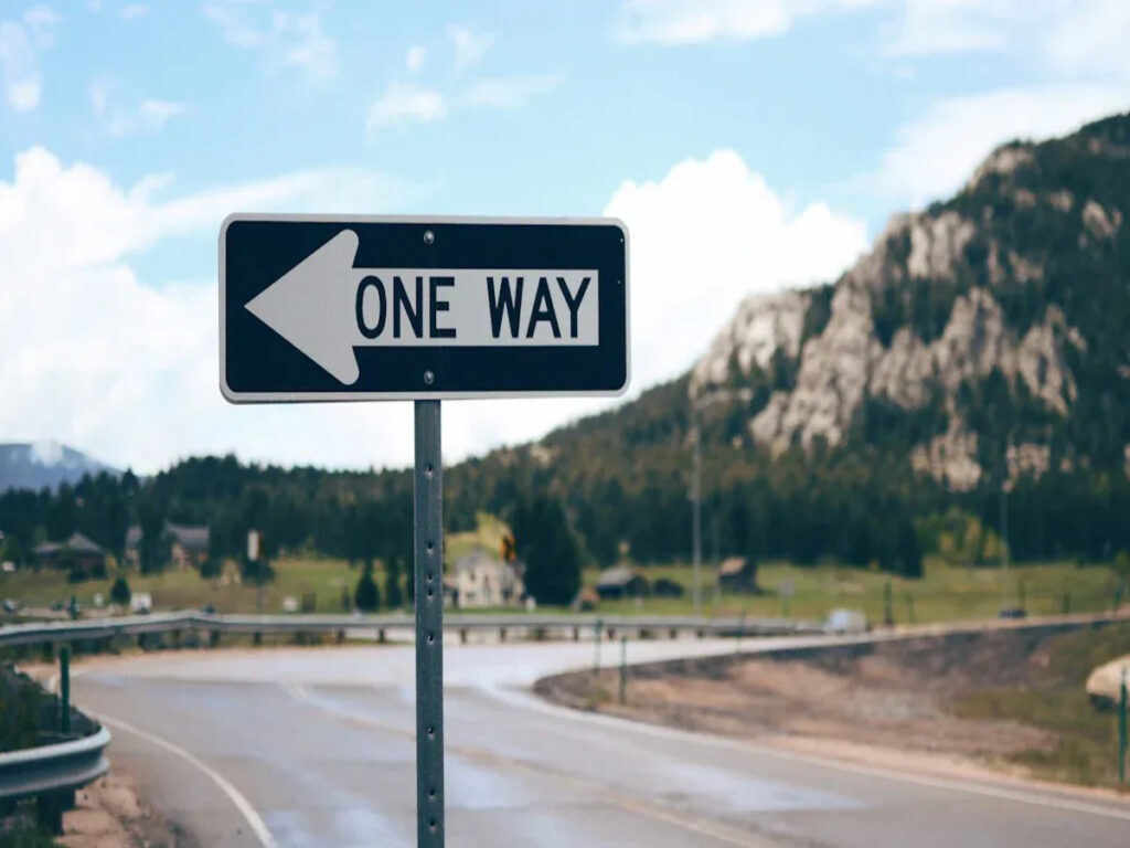 OPTSIGNS | Understanding MUTCD Standards for One Way Traffic Sign Sizes OPTSIGNS | Understanding MUTCD Standards for One Way Traffic Sign Sizes