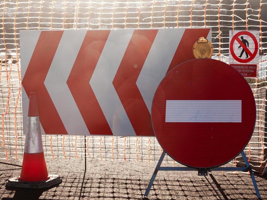 SIGNES OPTIQUES | Comparaison des feuilles en aluminium à vendre et comment évaluer les fournisseurs pour vos besoins en panneaux de trafic OPTSIGNS | Comparing Aluminum Sheets for Sale and How to Evaluate Suppliers for Your Traffic Sign Needs