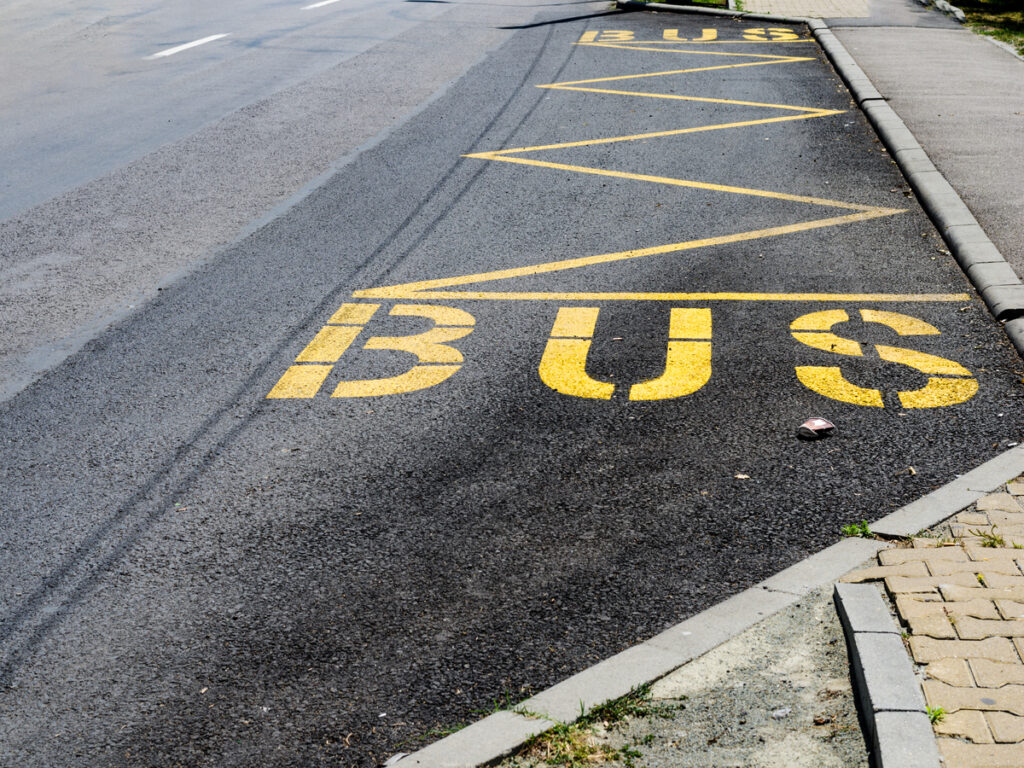 विकल्पसंकेत | How to Choose the Right Signage for Bus Lanes: A Traffic Management Perspective OPTSIGNS | How to Choose the Right Signage for Bus Lanes: A Traffic Management Perspective