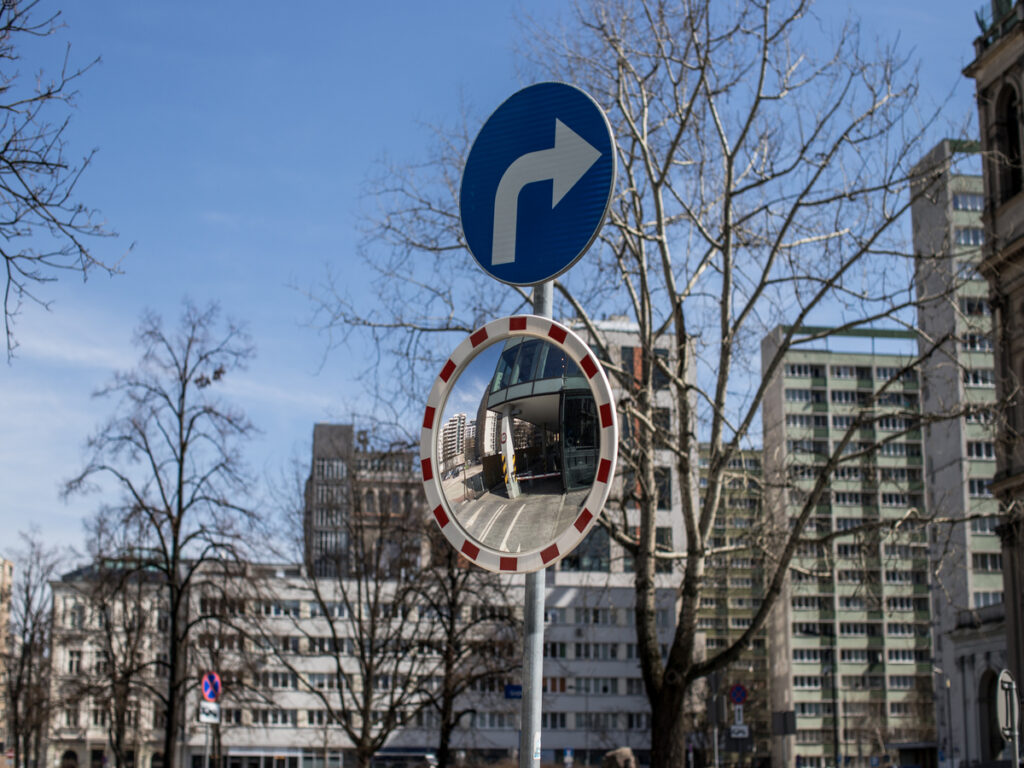 OPTSIGNS | Mounting Options for Temporary Traffic Signs in the UK: Channel Fixings, Plate-Only, and Self-Adhesive Methods