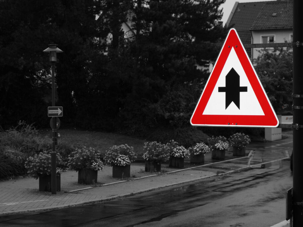 OPTSIGNS | Understanding the Crossroads Ahead Warning Sign: Importance and Proper Use in the UK