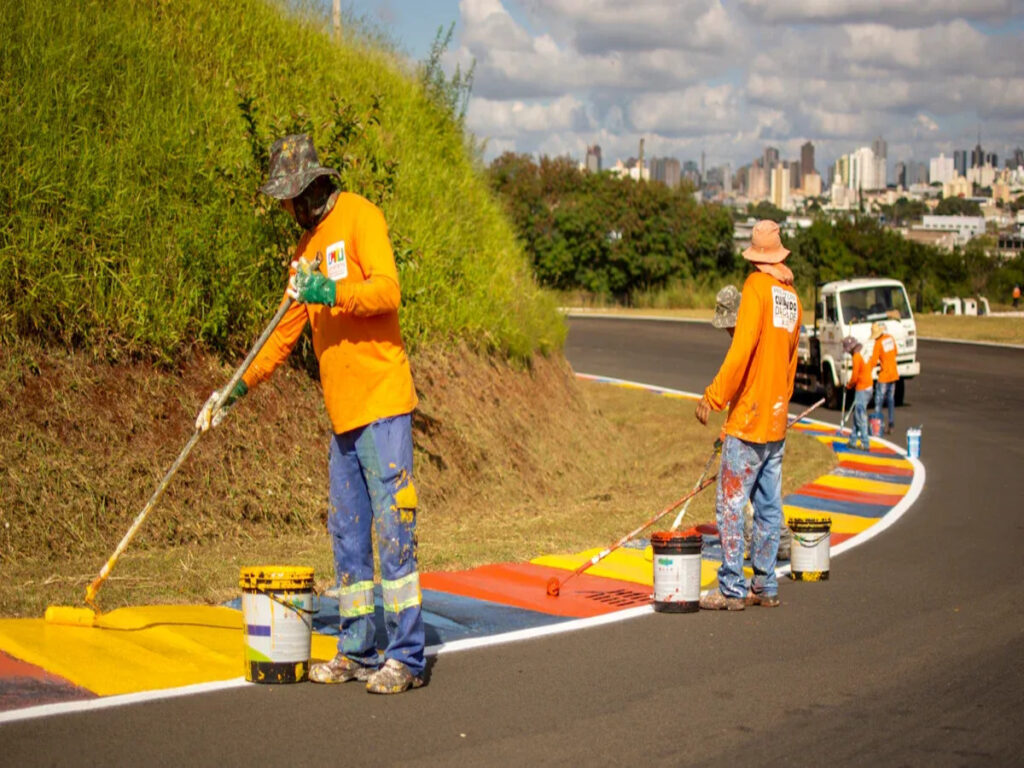 OPTSIGNS | Understanding MnDOT's New Pavement Marking Standards and Their Impact on DOT Traffic Sign Placement