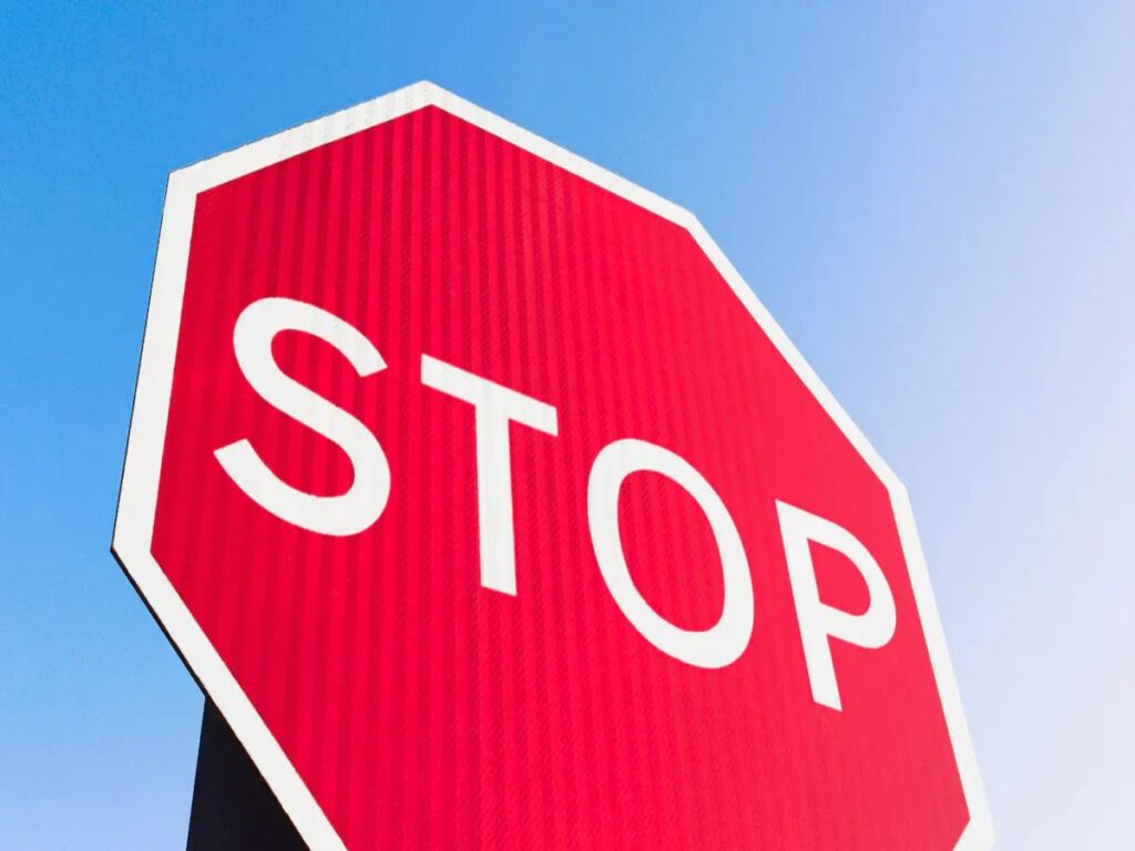 OPTSIGNS | Applications of Laminated Aluminum Sheets in Road and Traffic Signs