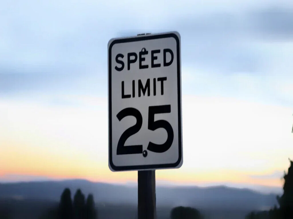 OPTSIGNS | Is There Really a 100 MPH Speed Limit in the USA and What Do MPH Signs Mean