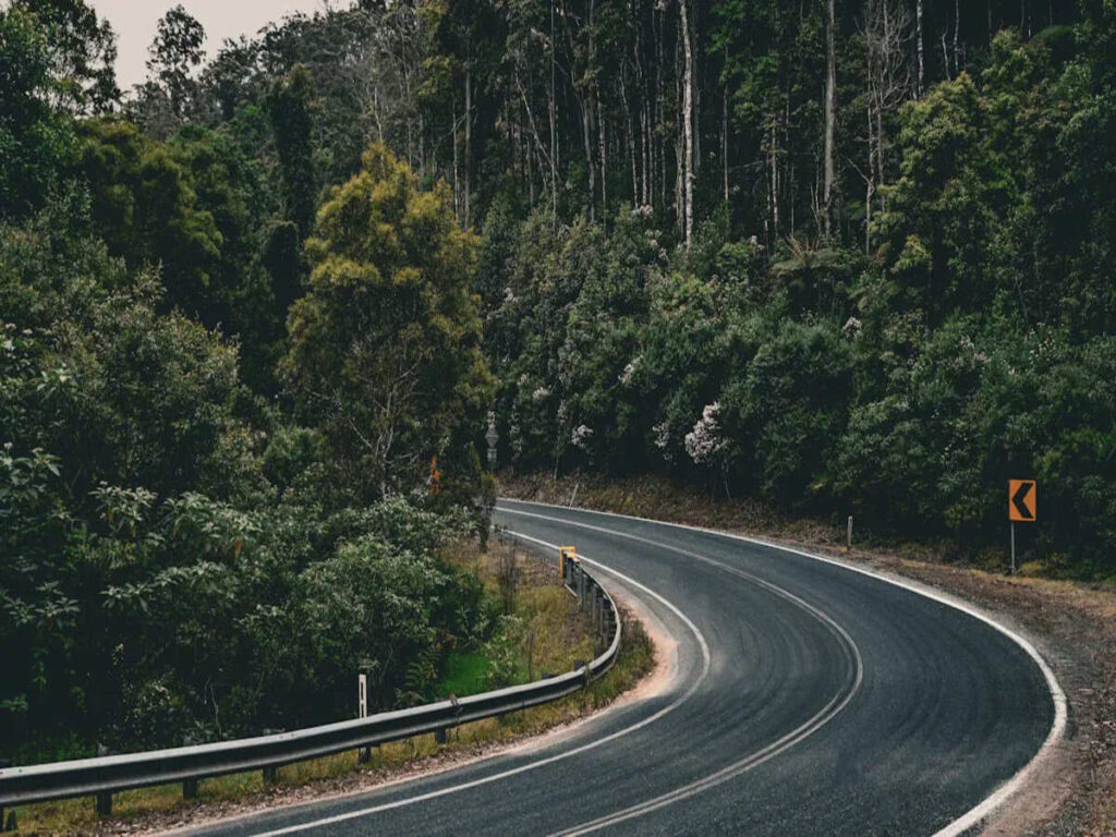 OPTSIGNS | What Do Chevron Alignment Signs Mean? How These Signs Prevent Accidents