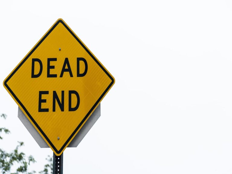 Why Traffic STOP Signs Are Rare in UK: British Road Sign Strategy